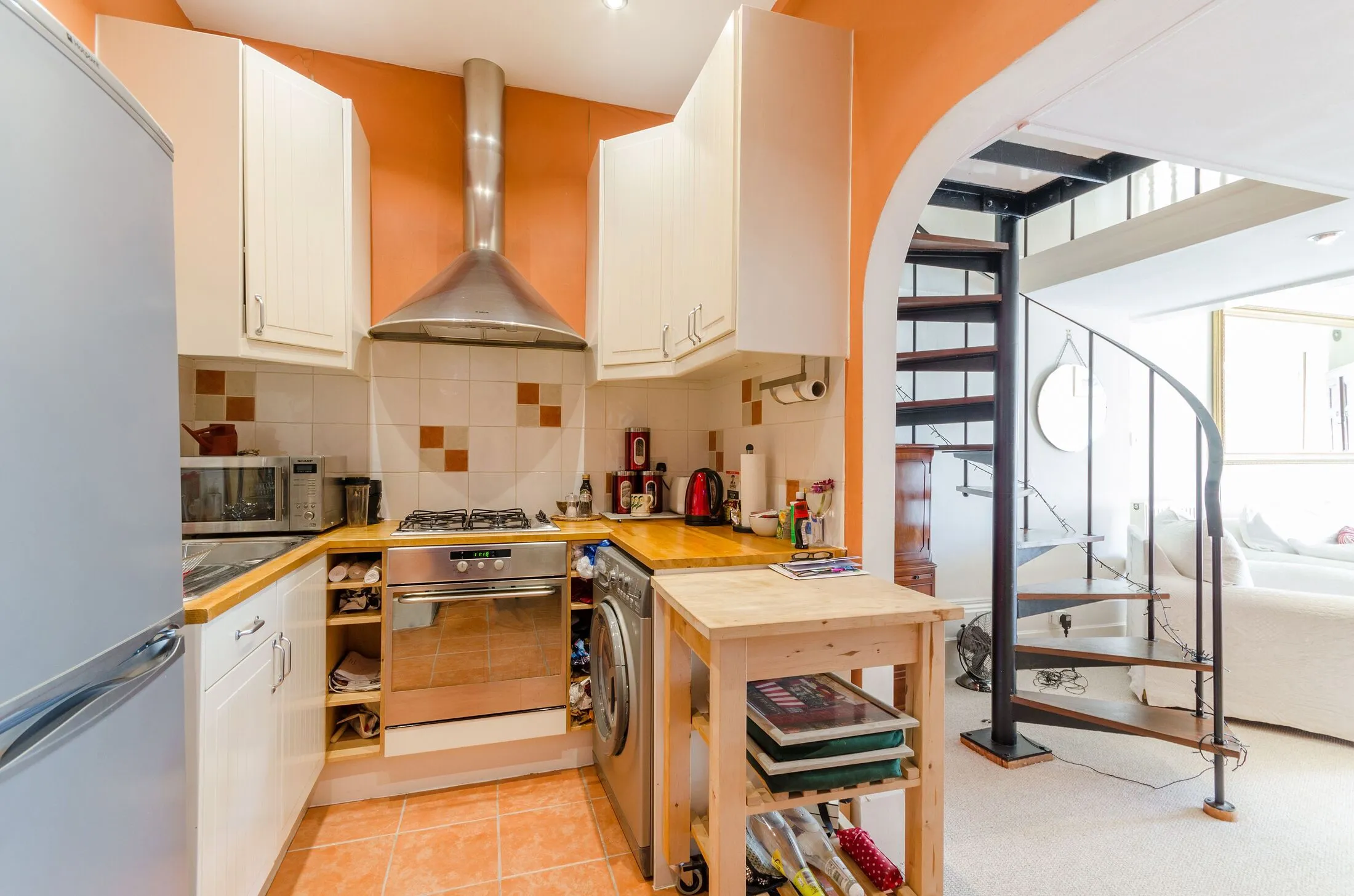 Flat Wolsey Road in Elmbridge