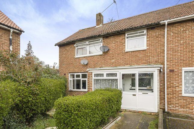 Flat Arliss Way in Greater London