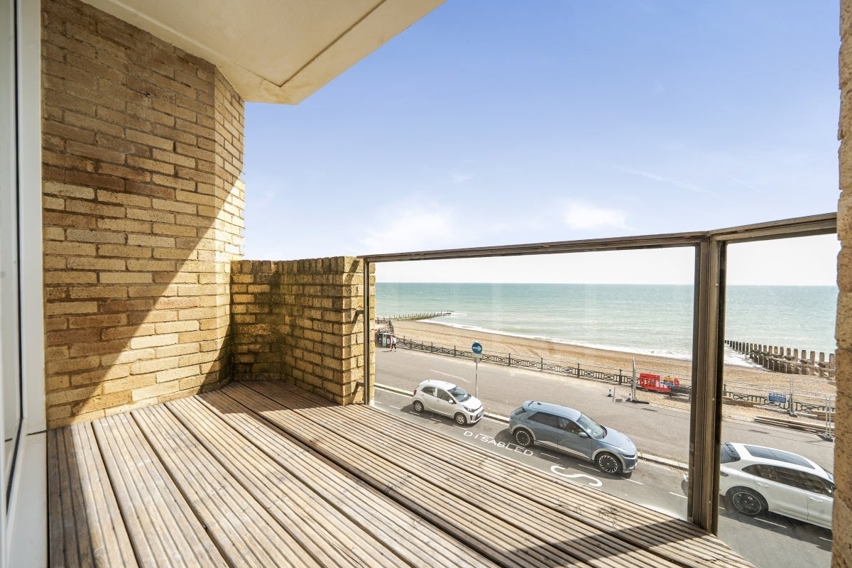 Flat King's Esplanade in Portslade by Sea