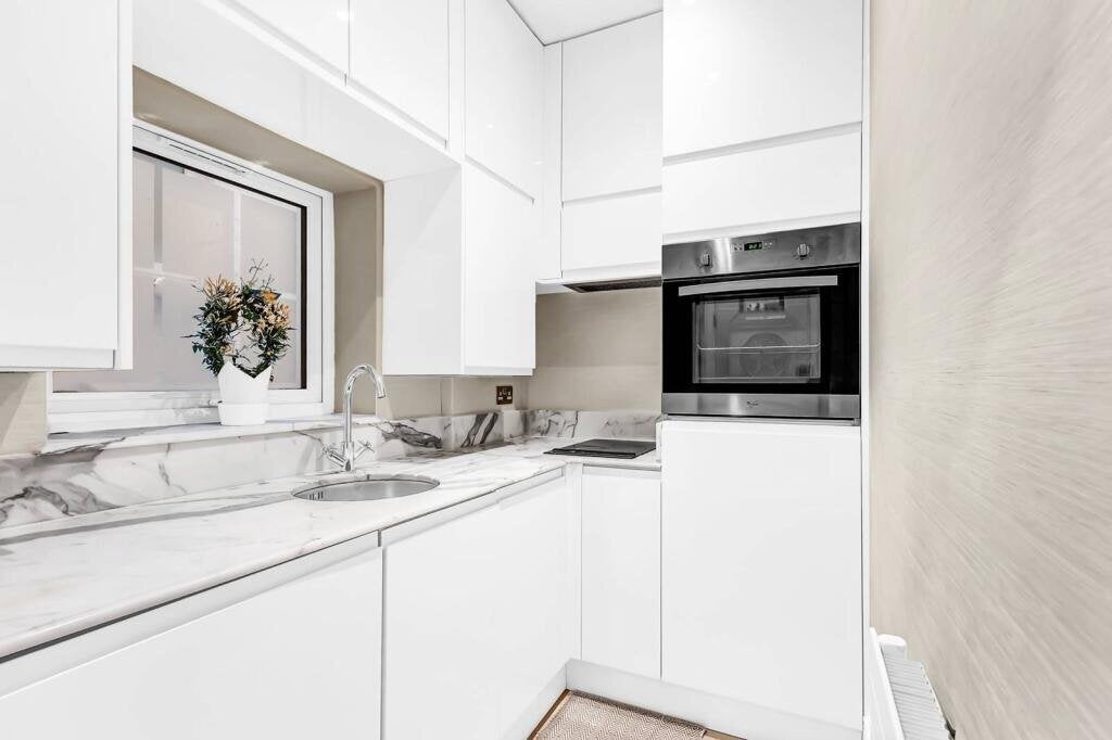 Flat Draycott Place in Greater London