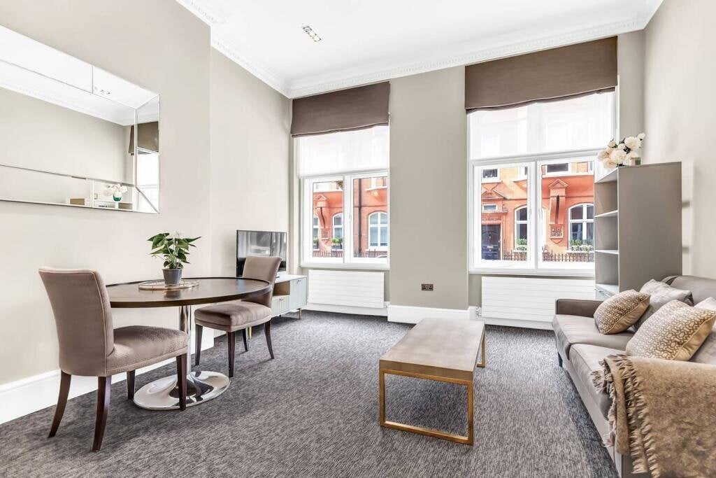 Flat Draycott Place in Greater London