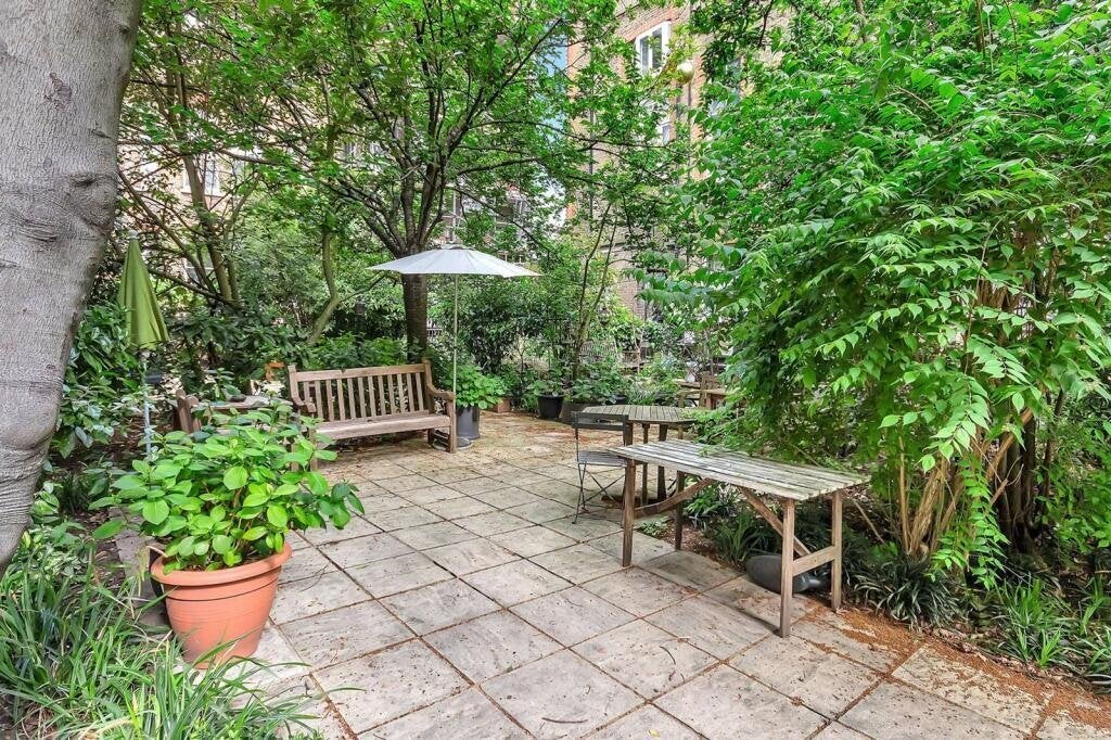 Flat Draycott Place in Greater London