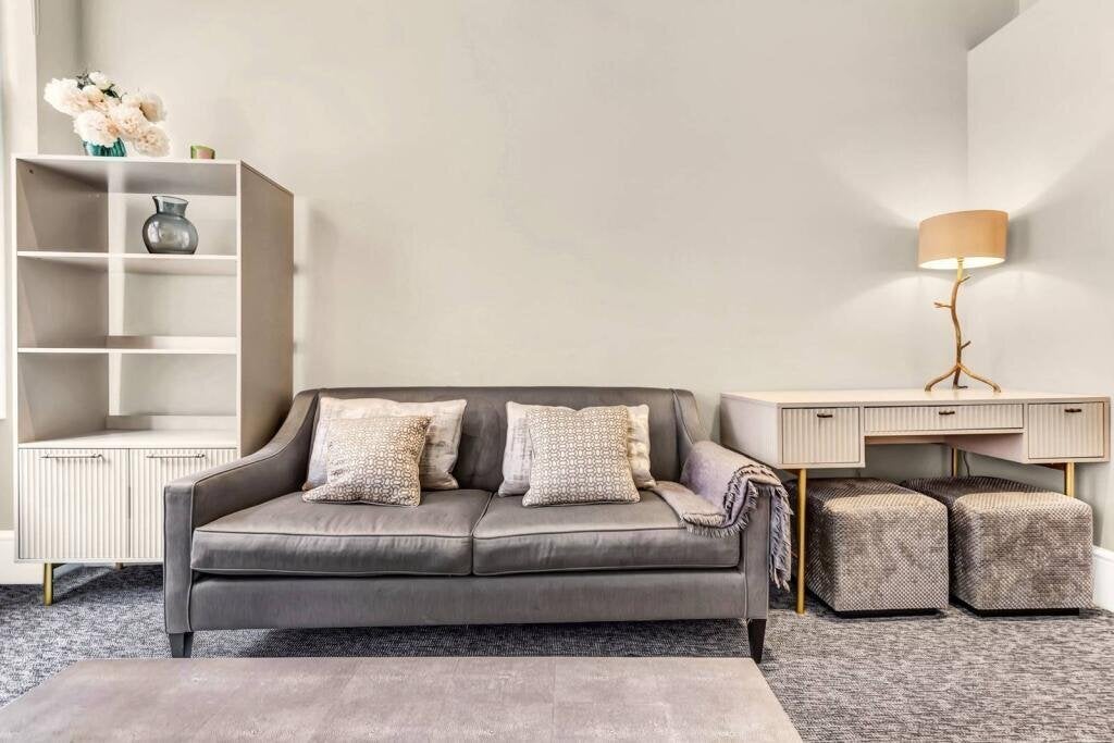 Flat Draycott Place in Greater London