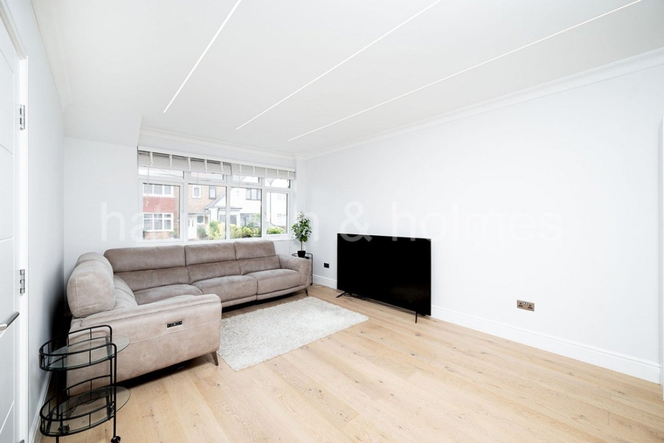 House Dale Close in Greater London