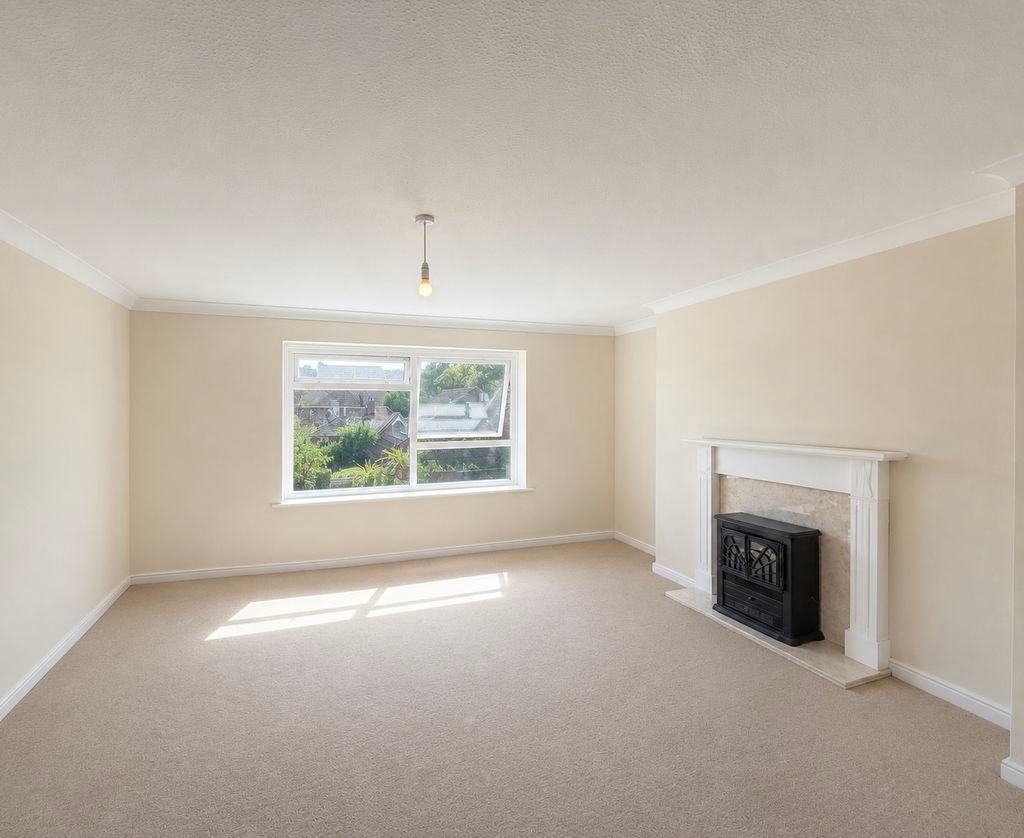 Flat Coombe Crescent in Chichester