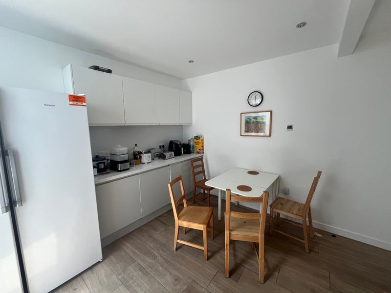 Room Smyrk's Road in Greater London