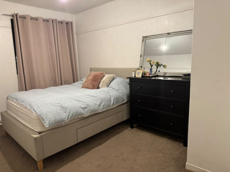 Room Tollet Street in Greater London