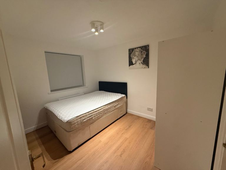 Flat Upton Close in Greater London