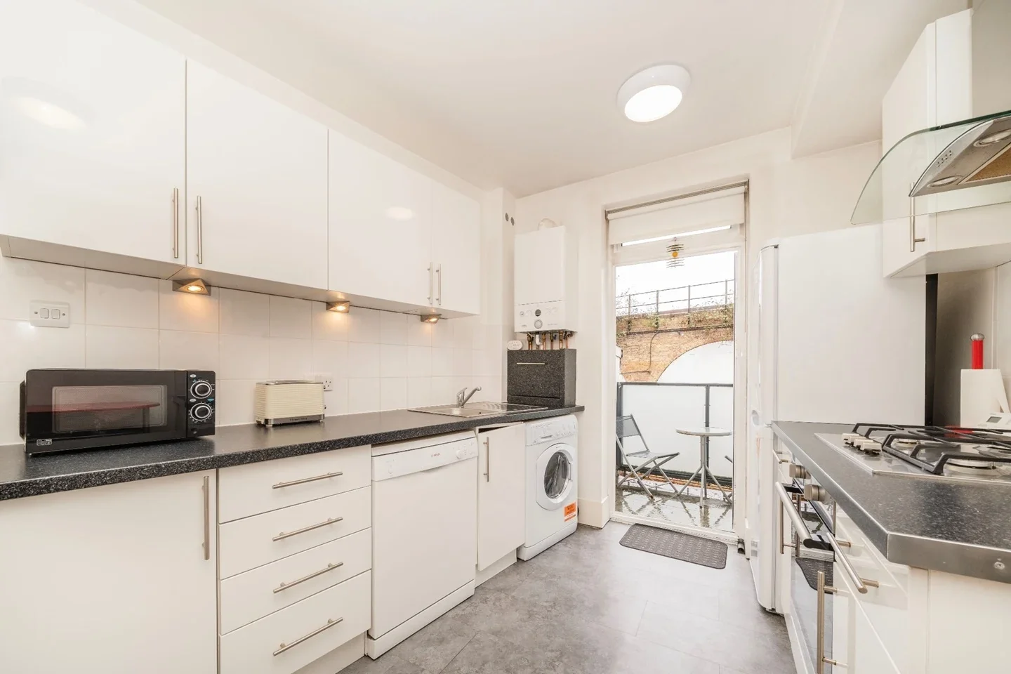 Flat Coldharbour Lane in Greater London