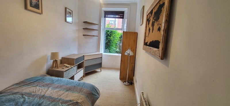 Room Finlay Drive in Glasgow