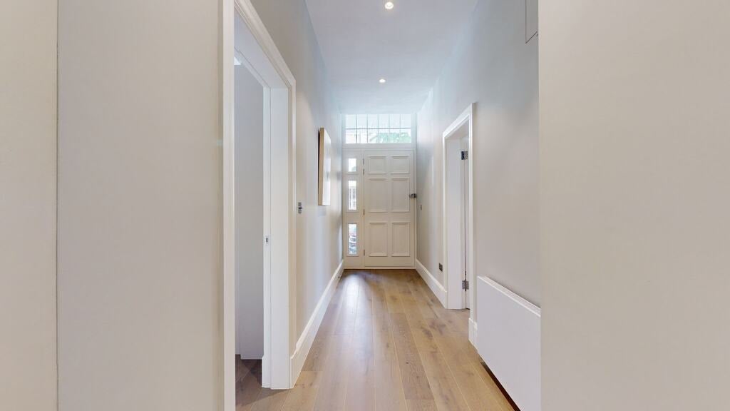 Flat Collingham Road in Greater London