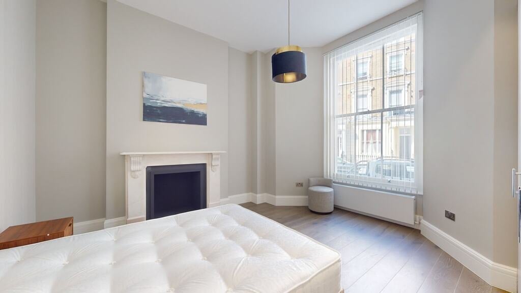 Flat Collingham Road in Greater London