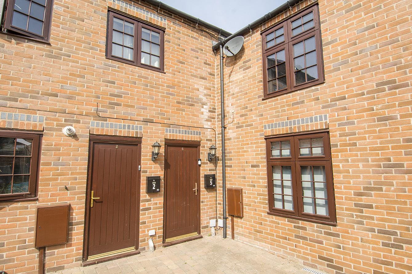 Flat Saint Mary's Road in Harborough