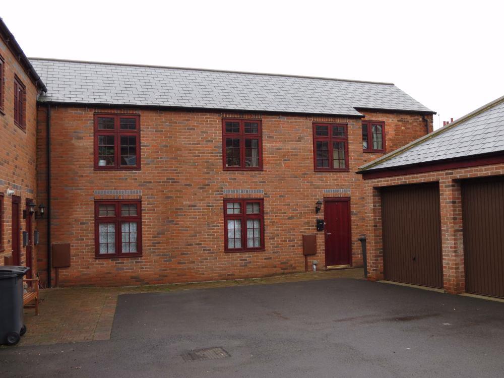Flat Saint Mary's Road in Harborough