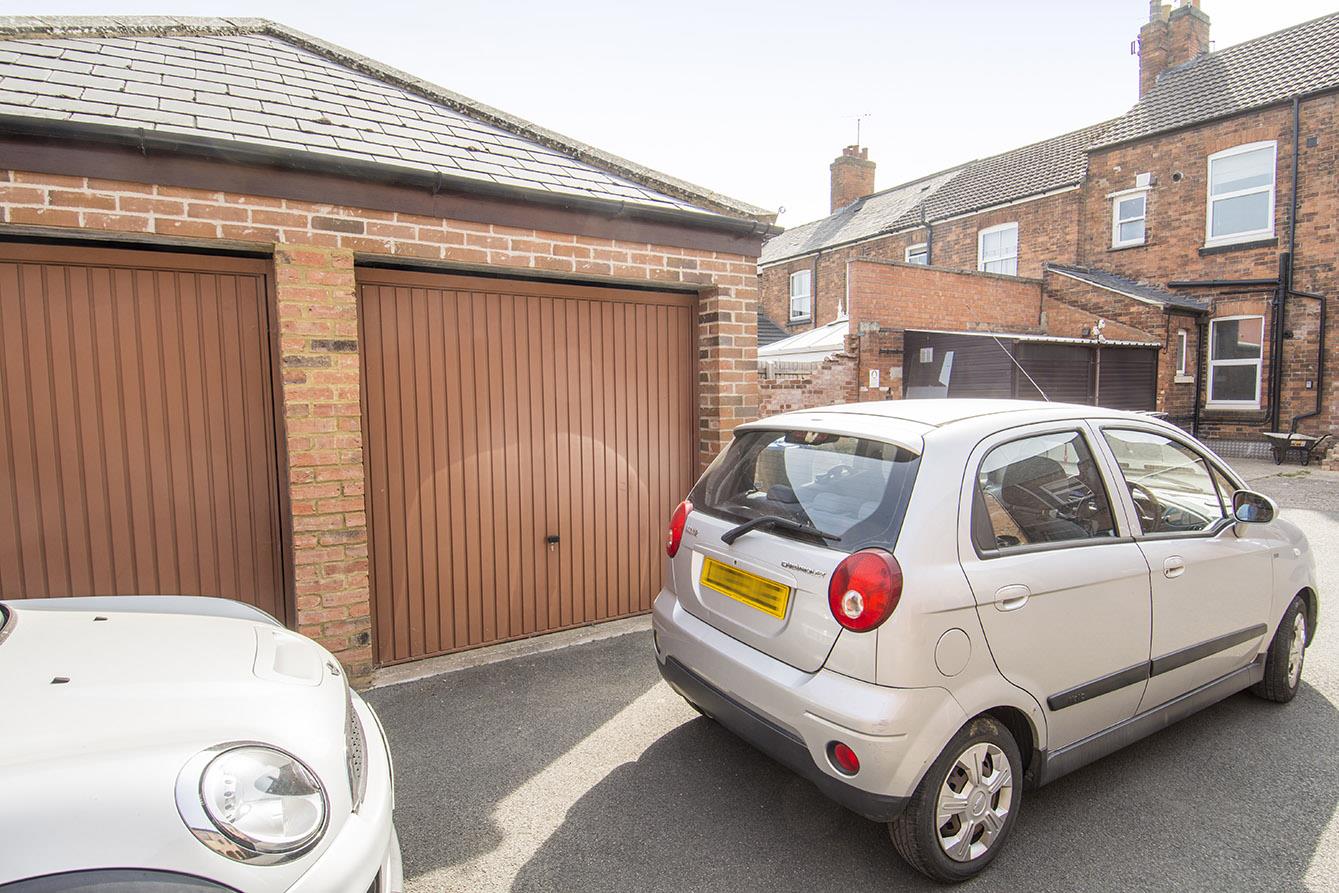 Flat Saint Mary's Road in Harborough