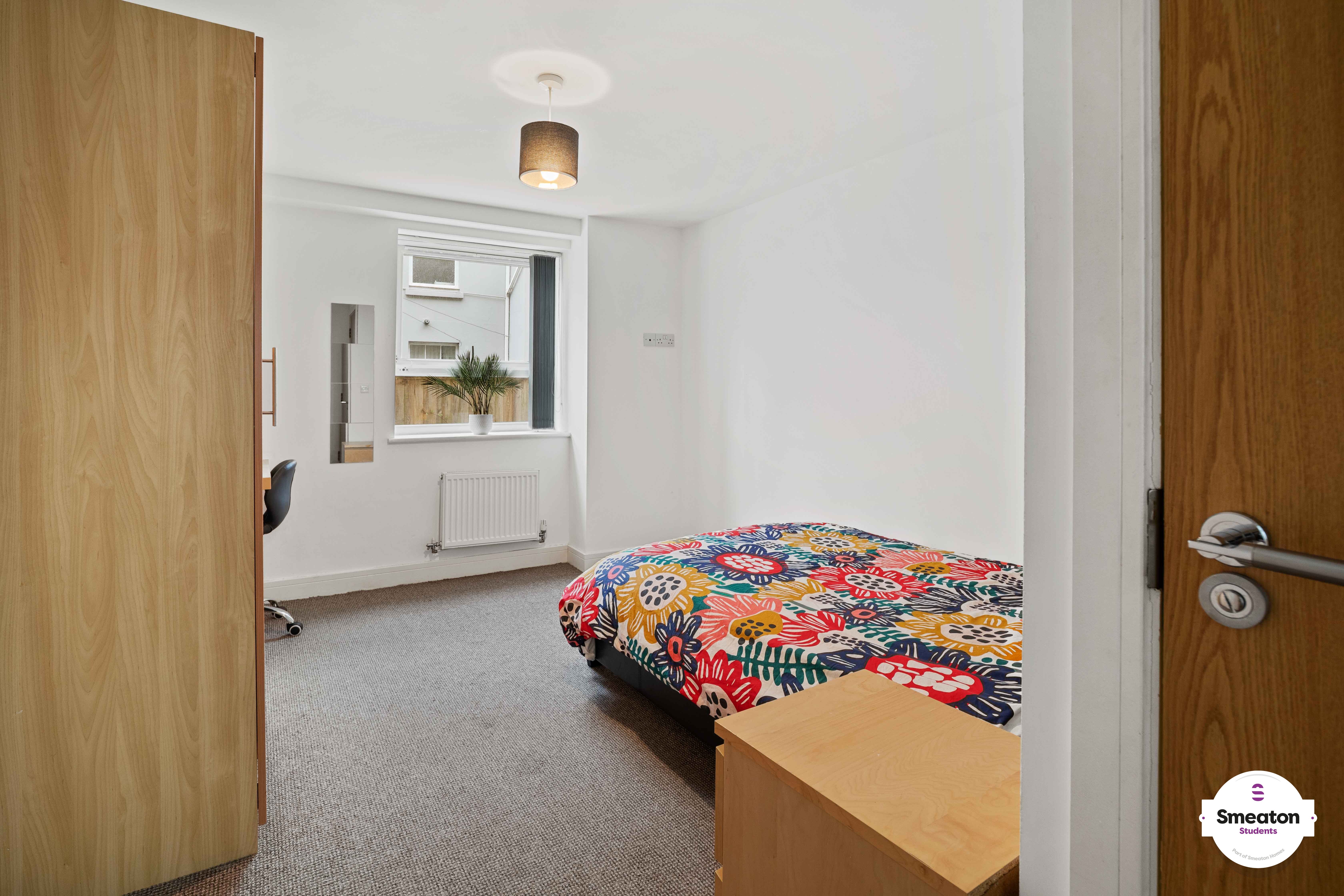 Flat Houndiscombe Road in Plymouth