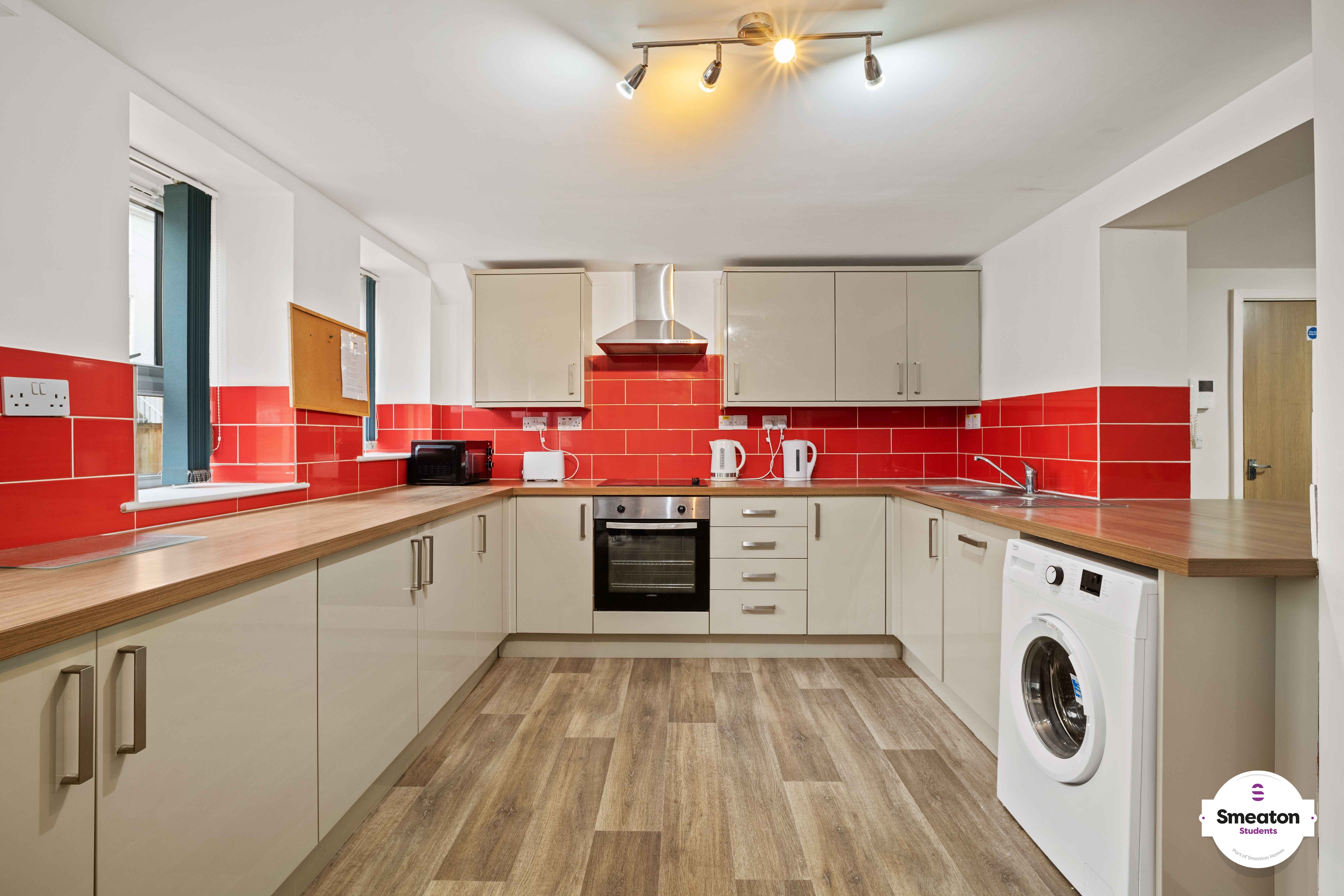 Flat Houndiscombe Road in Plymouth