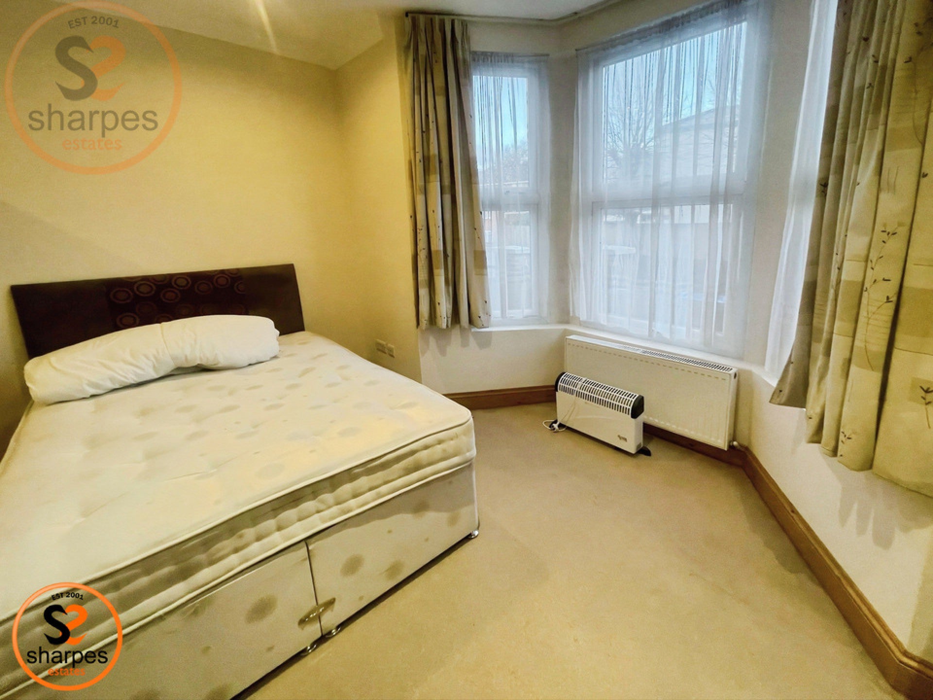 Room Robinson Road in Greater London