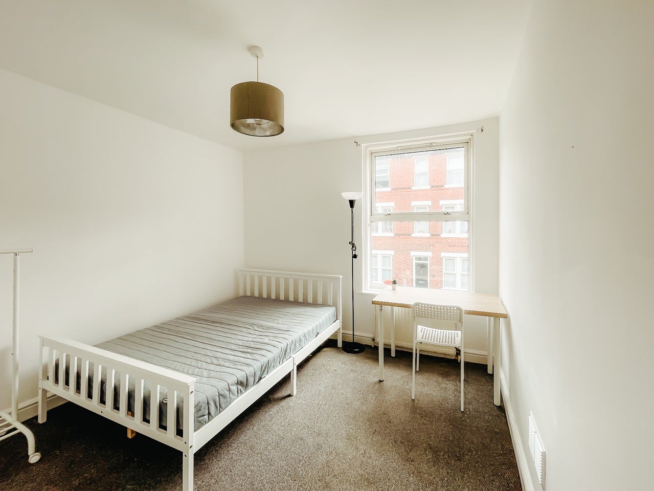 Room Wilford Crescent East in Nottingham