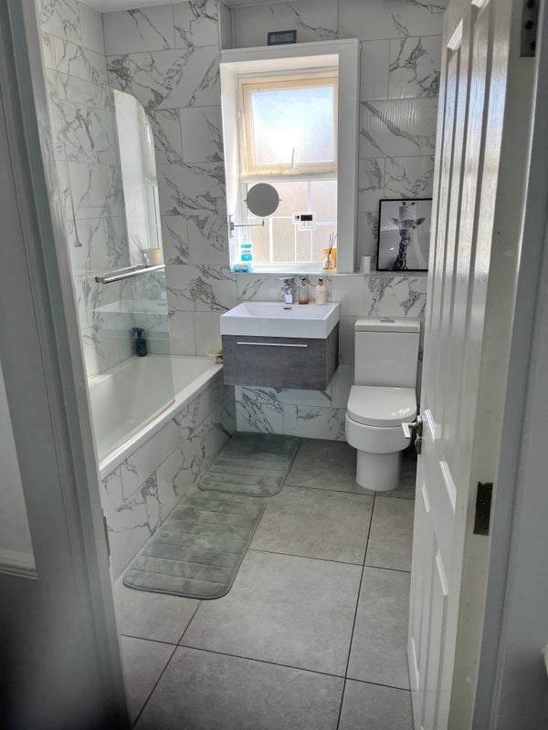 Room Kingscote Road in Greater London