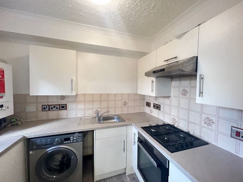 Flat Cosgrove Close in Greater London