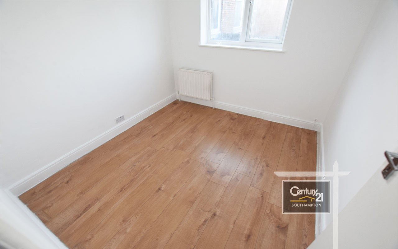 Flat Portswood Road in Southampton