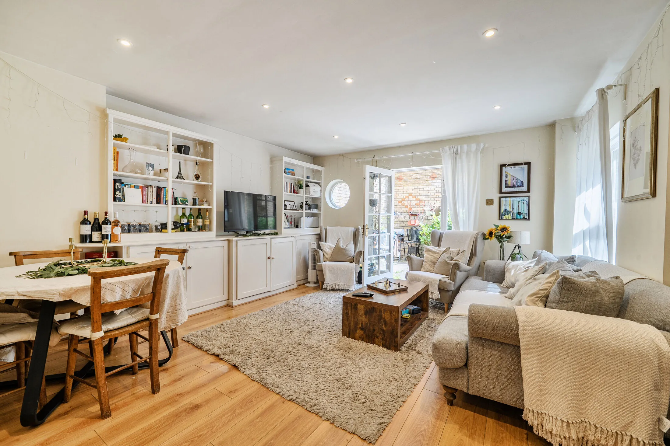 Flat Lots Road in Greater London