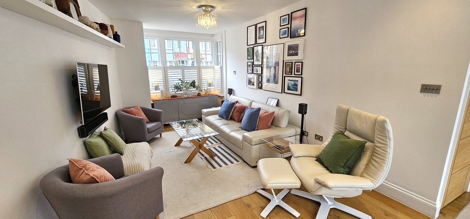 House Riverview Grove in Greater London