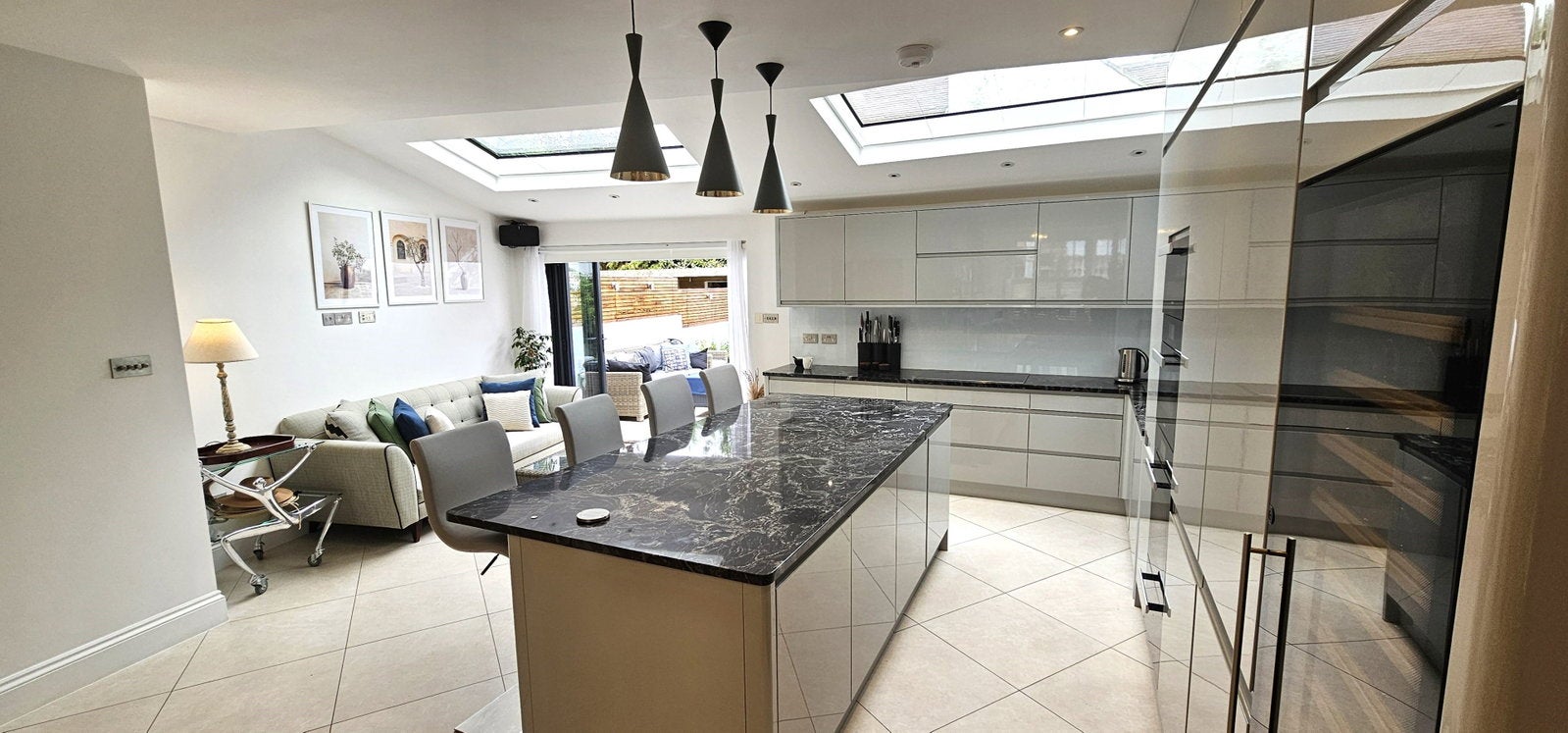 House Riverview Grove in Greater London