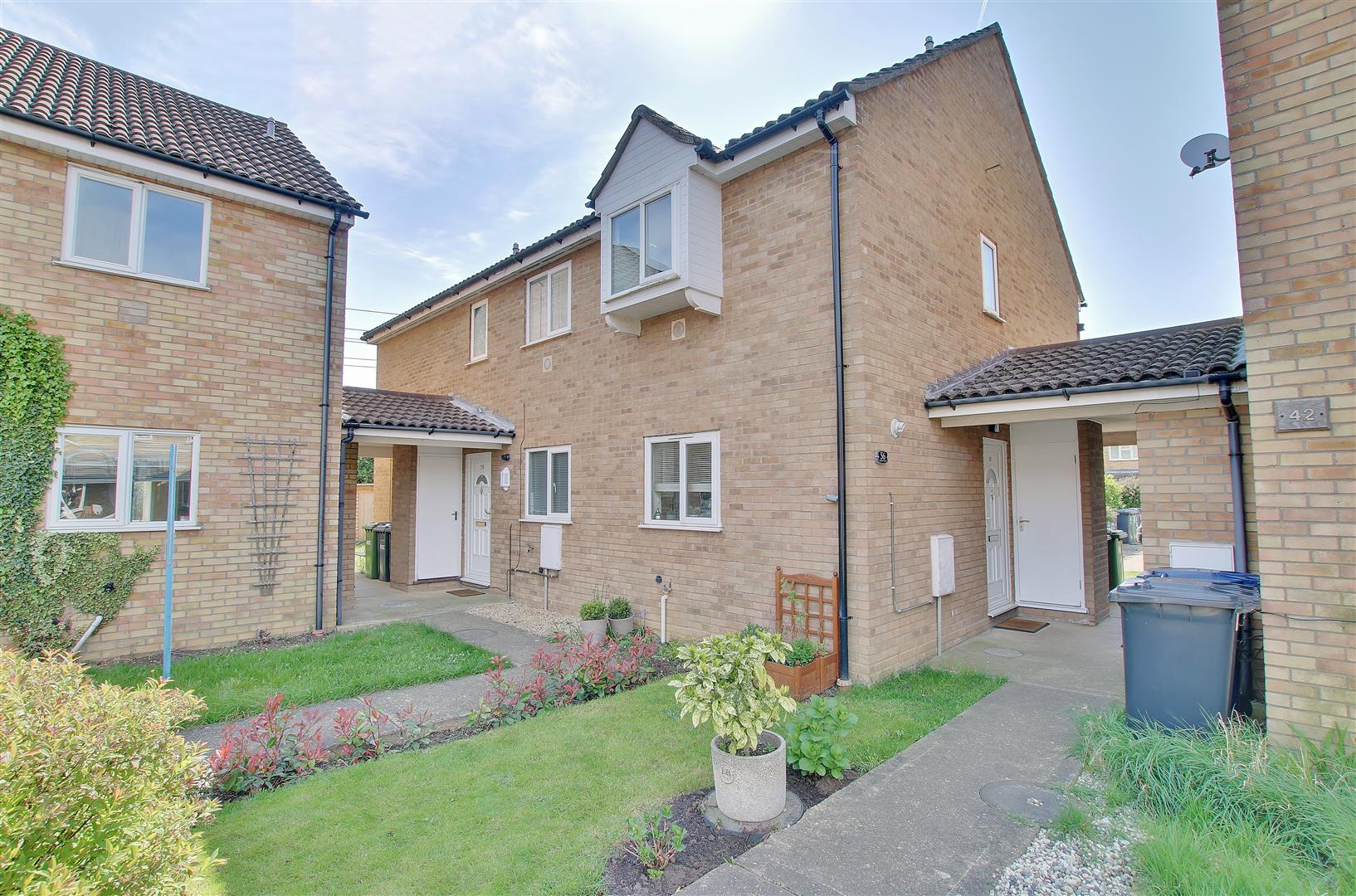 House Derwent Close in Huntingdonshire