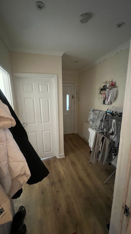 Room Amblecote Road in Greater London