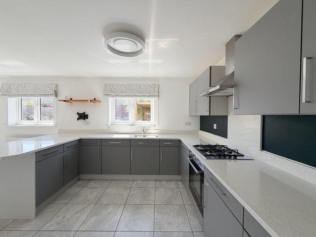 House Lewis Close in Llantilio Pertholey
