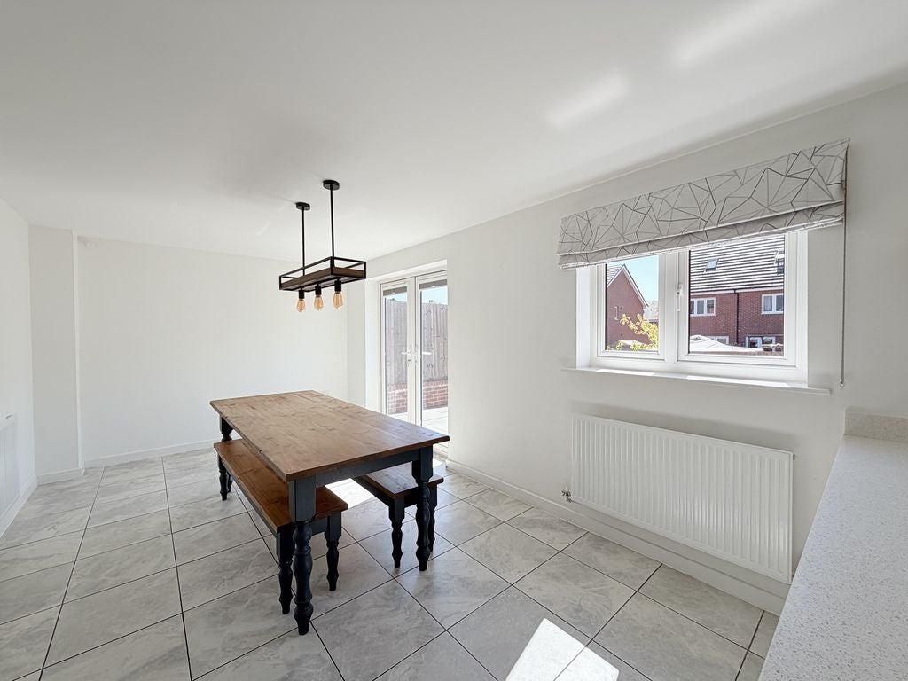 House Lewis Close in Llantilio Pertholey