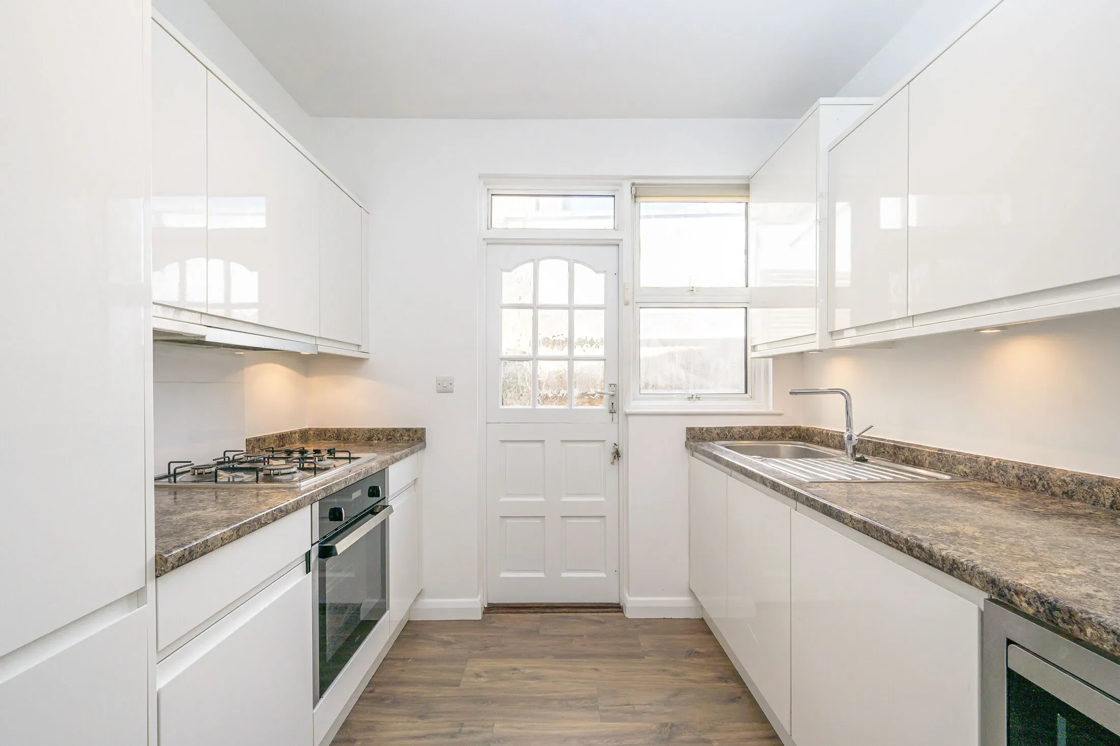 Flat Cavendish Avenue in Greater London