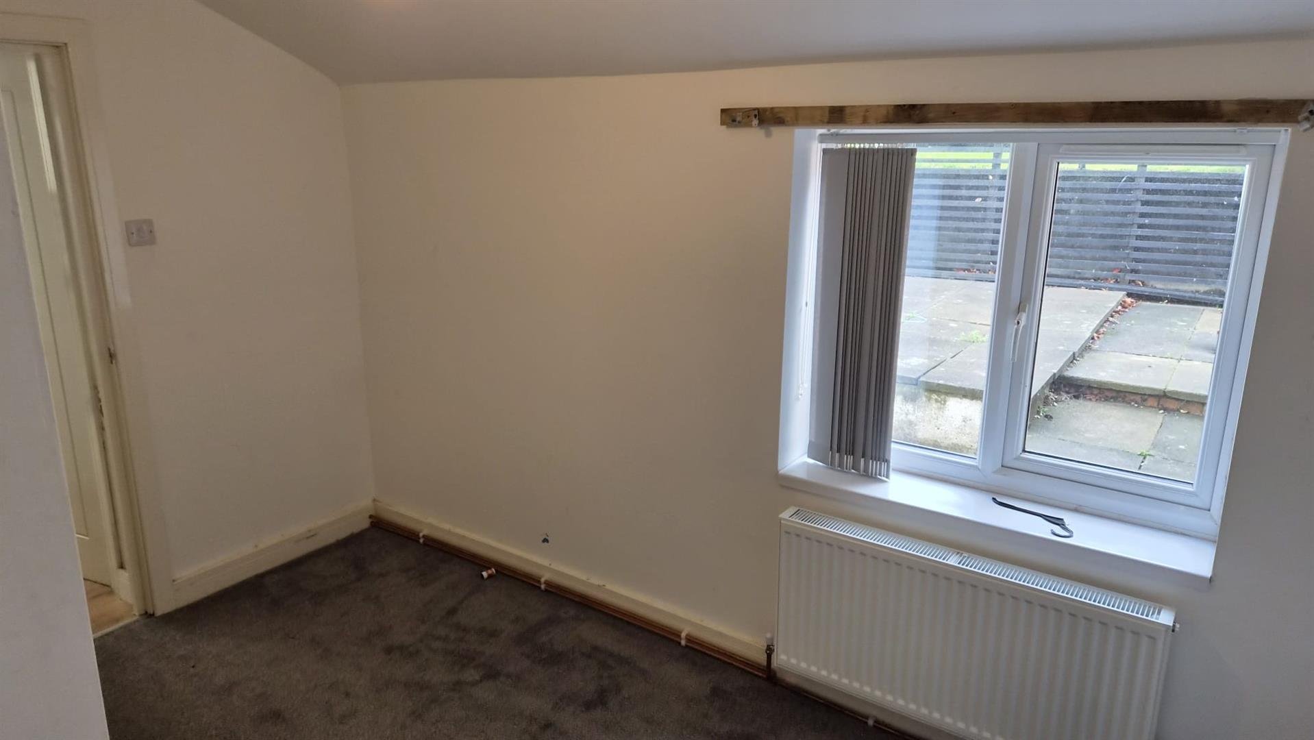 Flat Rutland Road in East Lindsey
