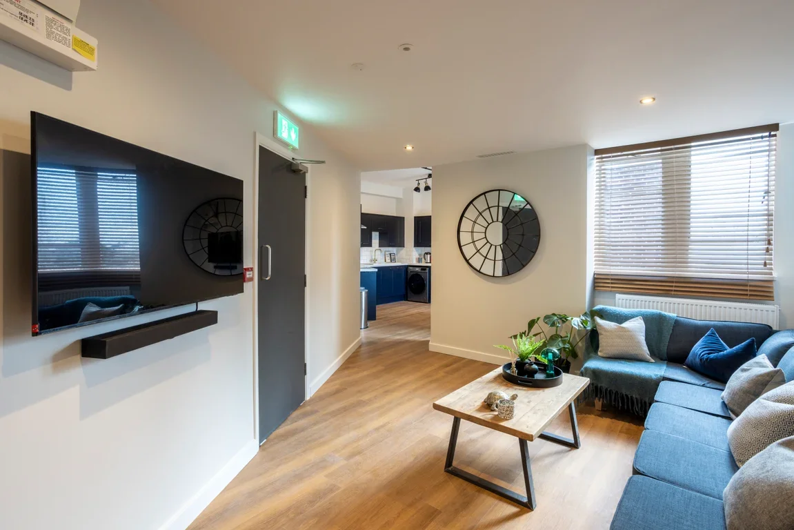Flat Grosvenor Road in Greater London