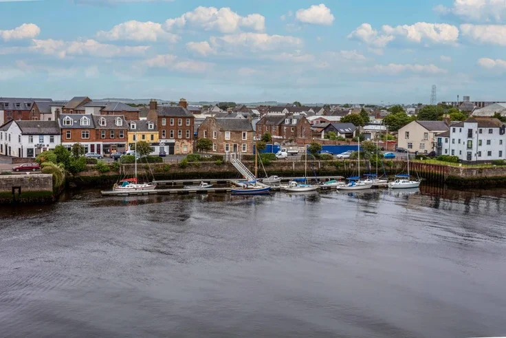 Flat South Harbour Street in Ayr