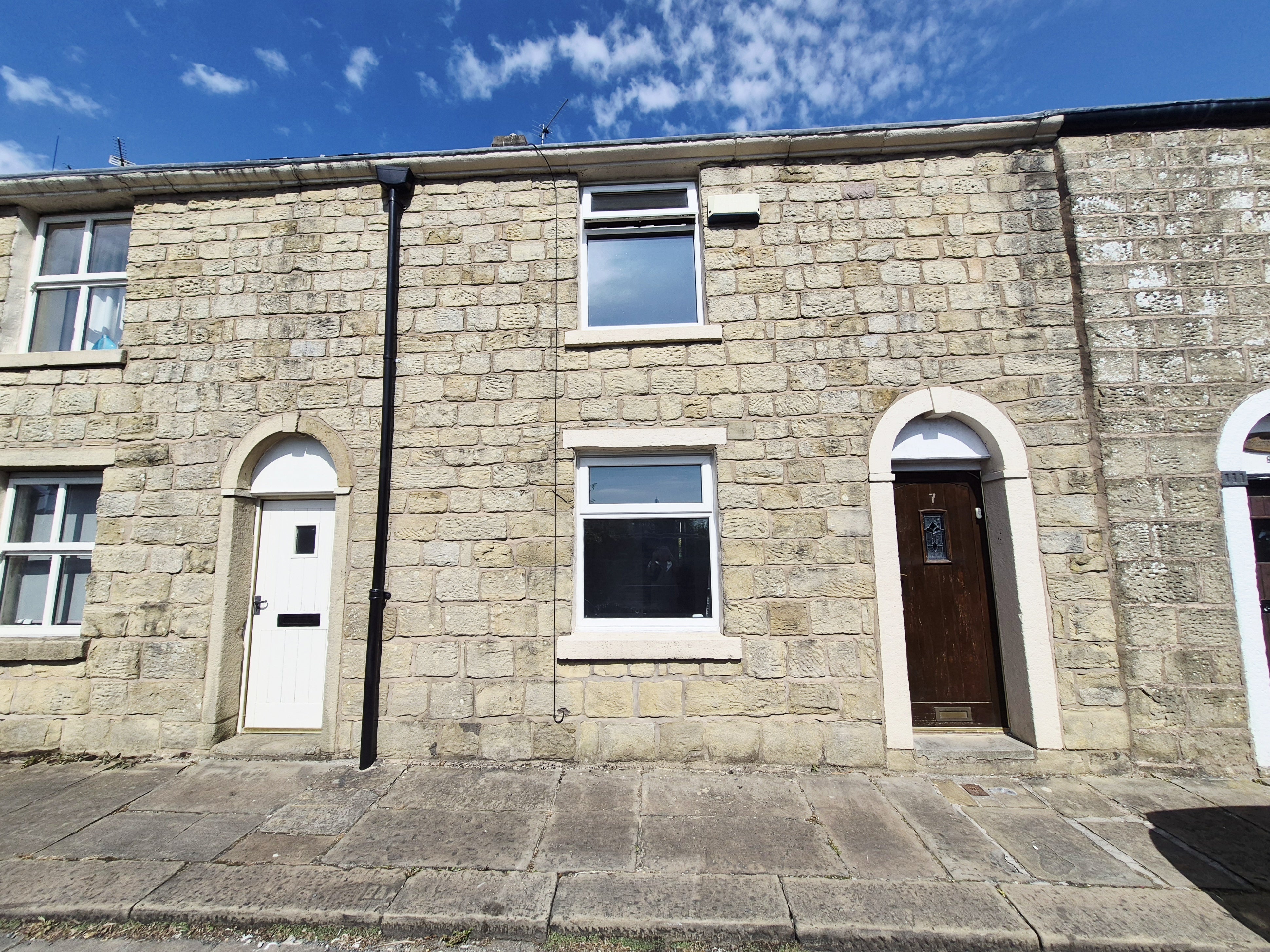 House Mile End Row in Blackburn