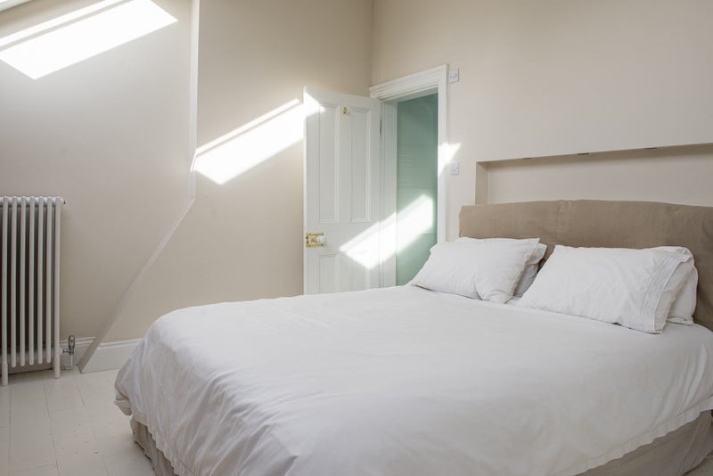 Room Latimer Road in Greater London