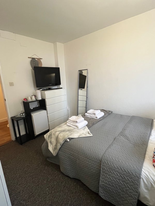 Room Shepherds Bush Green in Greater London