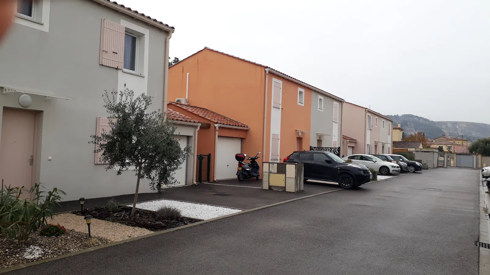 Room Avenue Pierre Auguste Renoir in Châteauneuf-les-Martigues