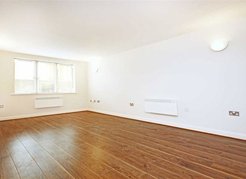 Flat Three Oak Lane in Greater London