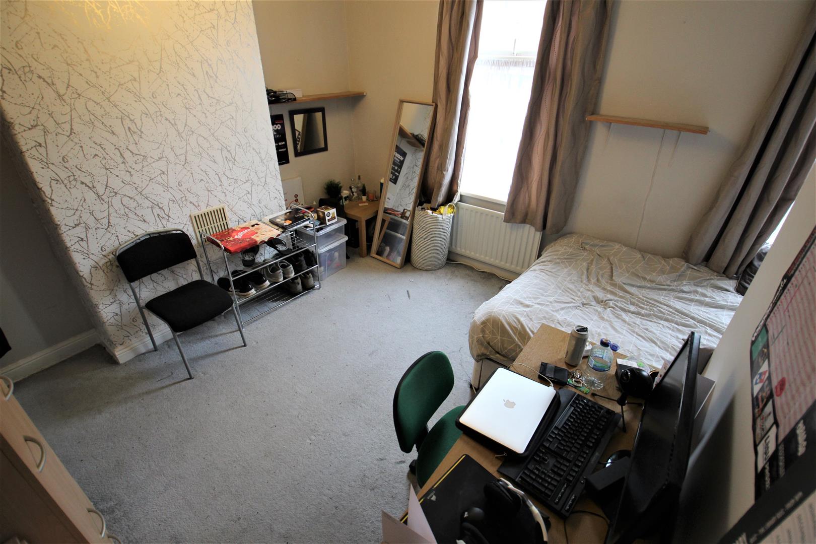 House Back Hessle View in Leeds