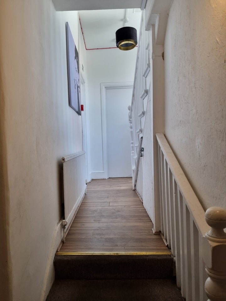 Room Garratt Lane in Greater London