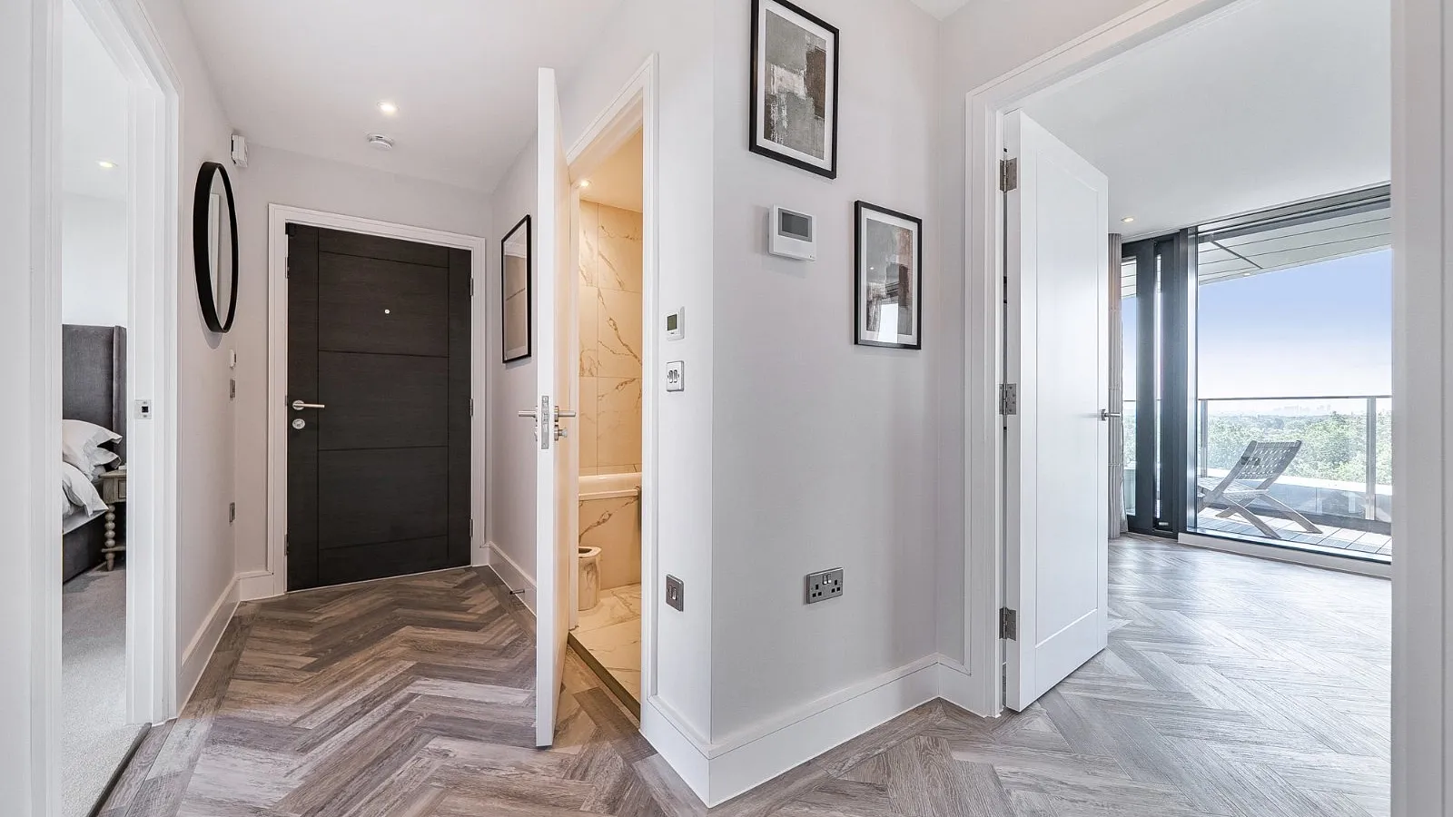Flat Cockfosters Road in Greater London