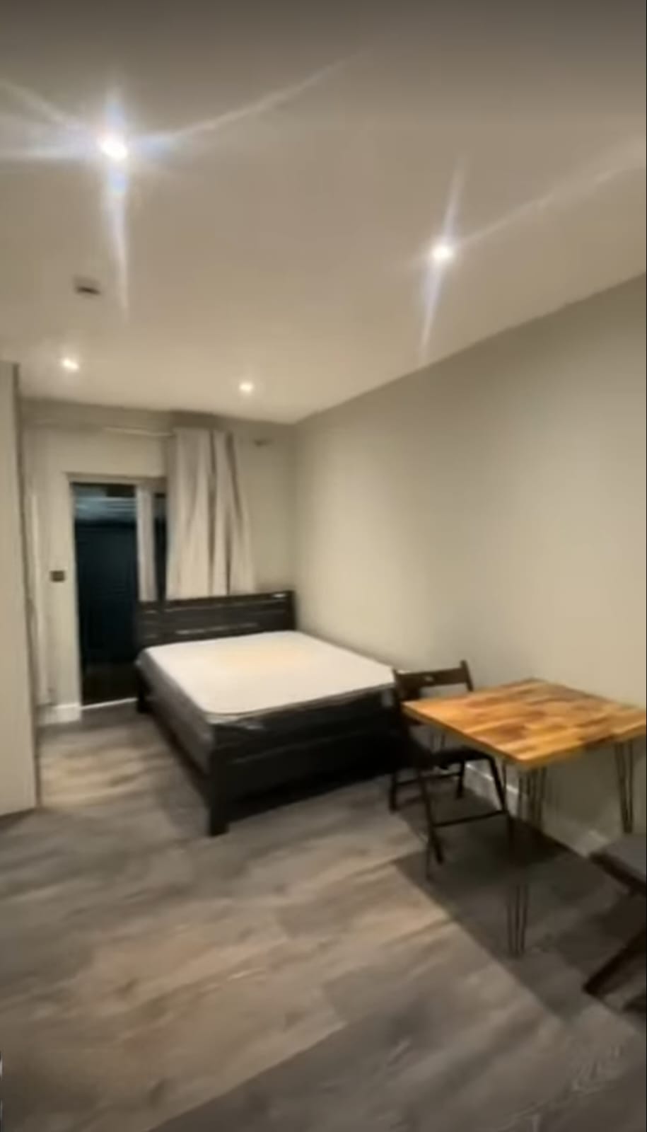 Flat Saint Andrews Road in Greater London