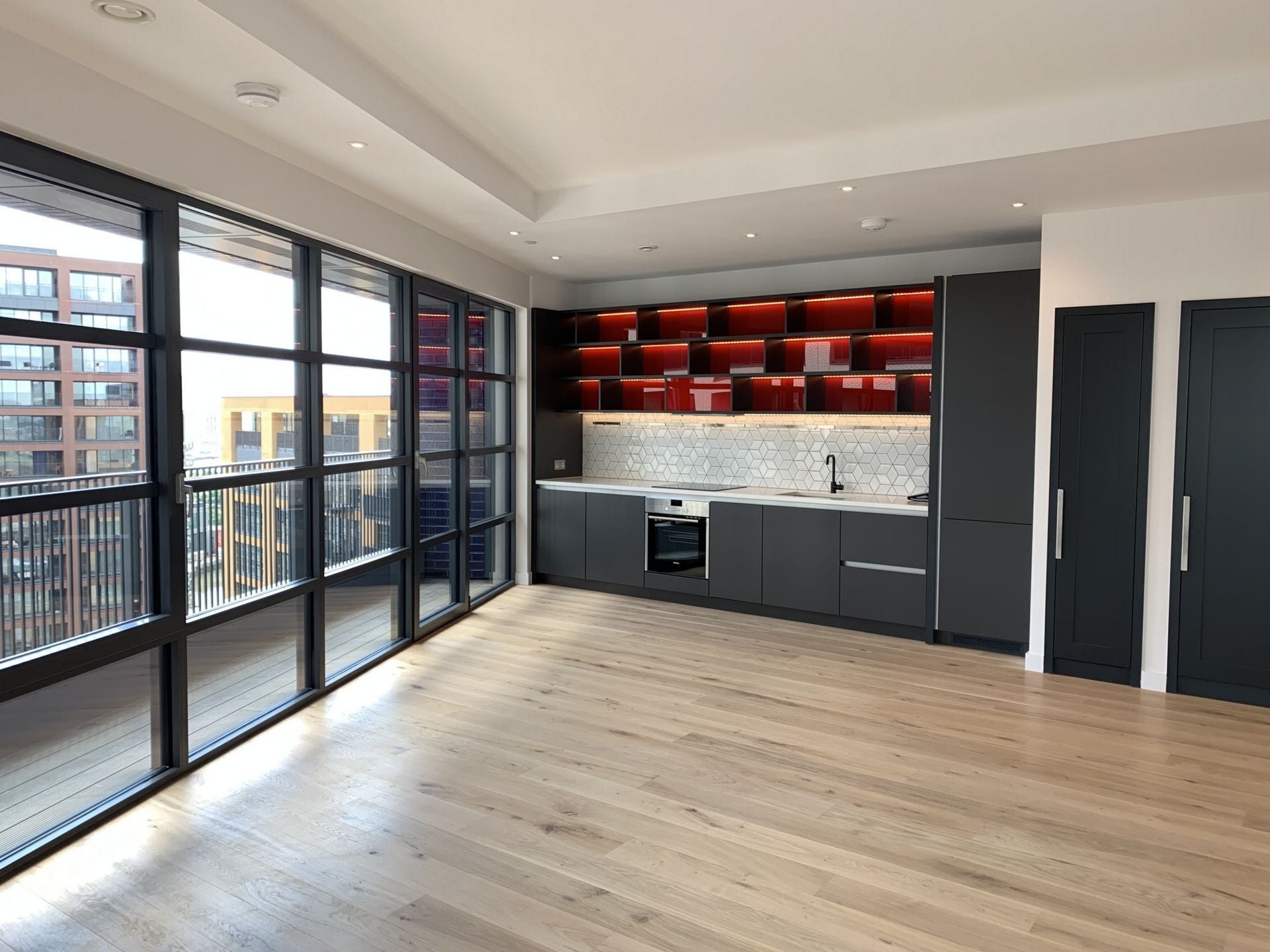 Flat Lookout Lane in Greater London