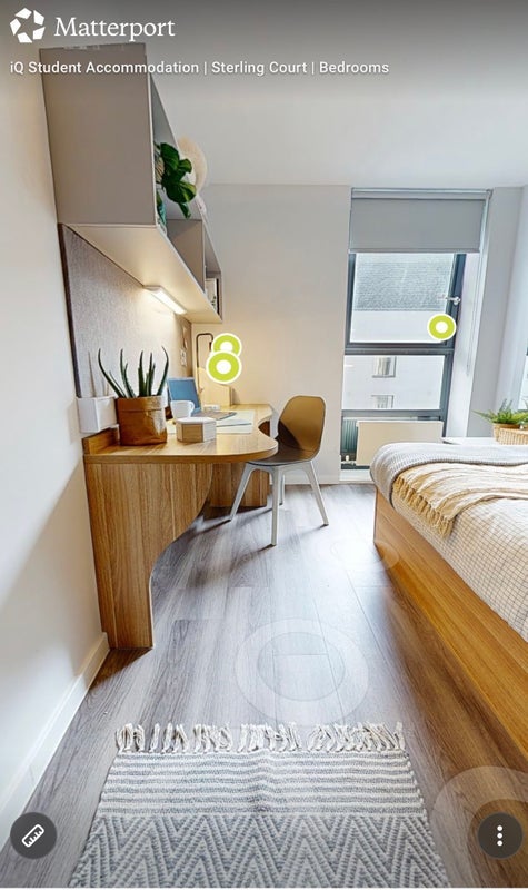 Room Lakeside Way in Greater London