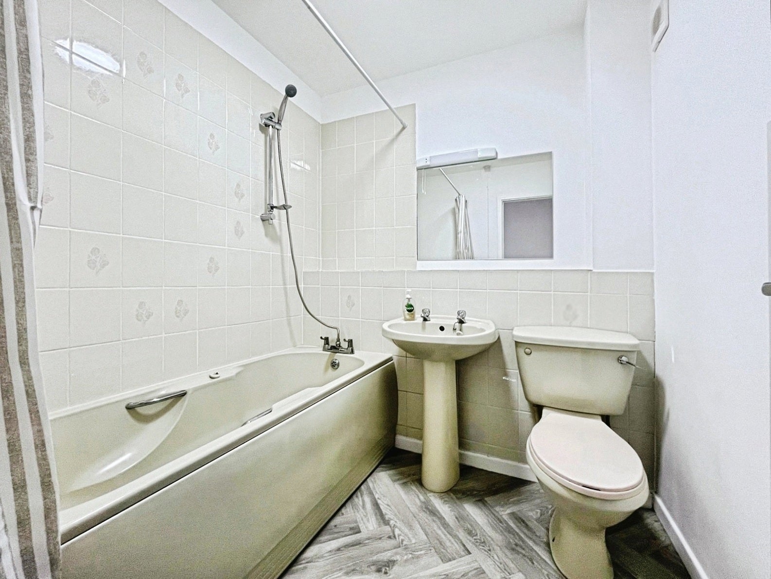 Flat Rusham Road in Borough of Runnymede