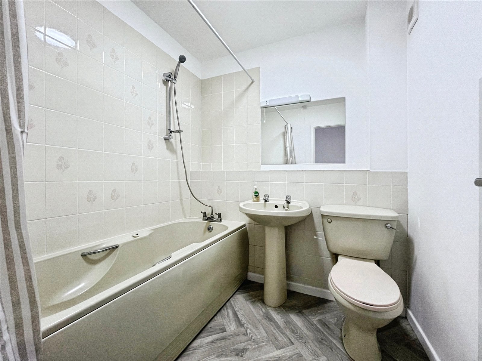Flat Rusham Road in Borough of Runnymede